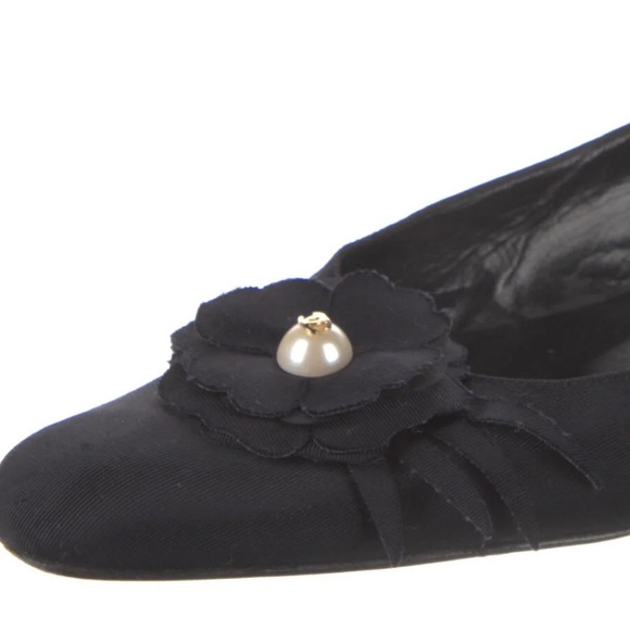 CHANEL SILK CAMELLIA PEARL CC FLATS sz 39 US 8 - Picture 3 of 8